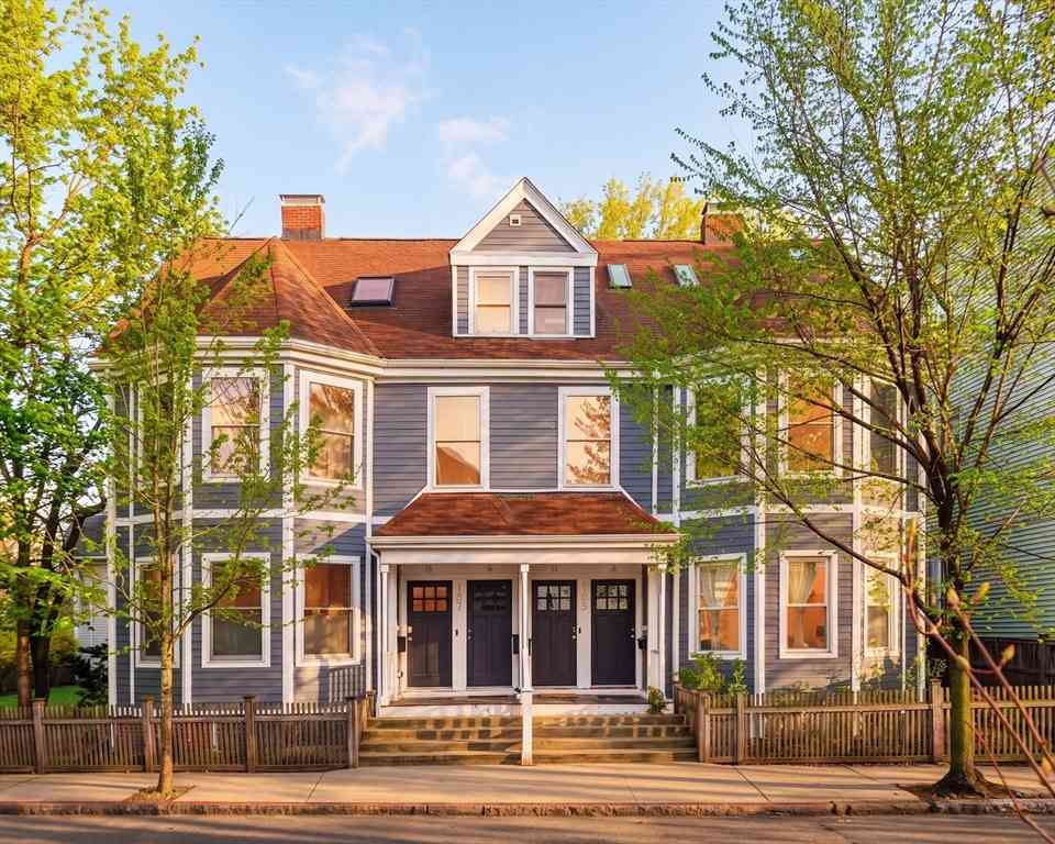 Condo For Sale - 165 Putnam Avenue #B<br/> Cambridge, MA 02138