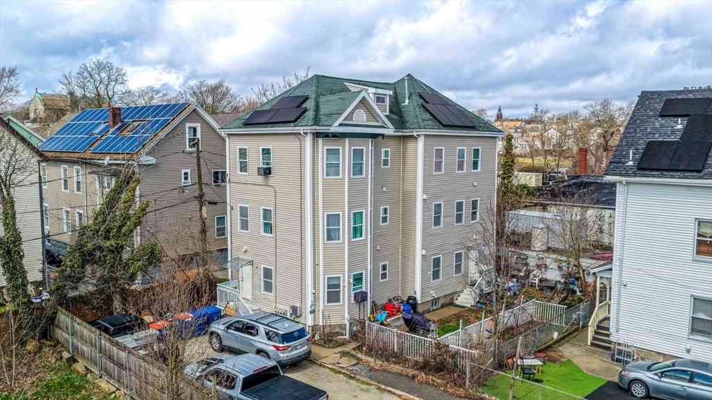 Homes For Rent - 5 Tallman Ln<br/> New Bedford, MA 02740