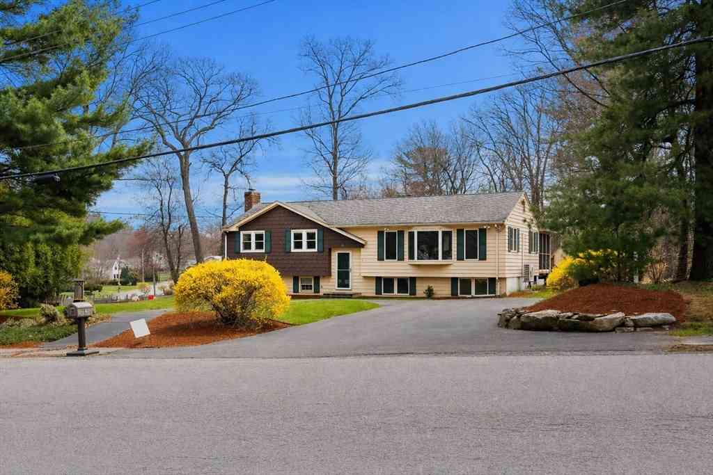 Homes For Sale - 37 Tower Farm Road<br/> Middlesex County, Billerica, MA 01821