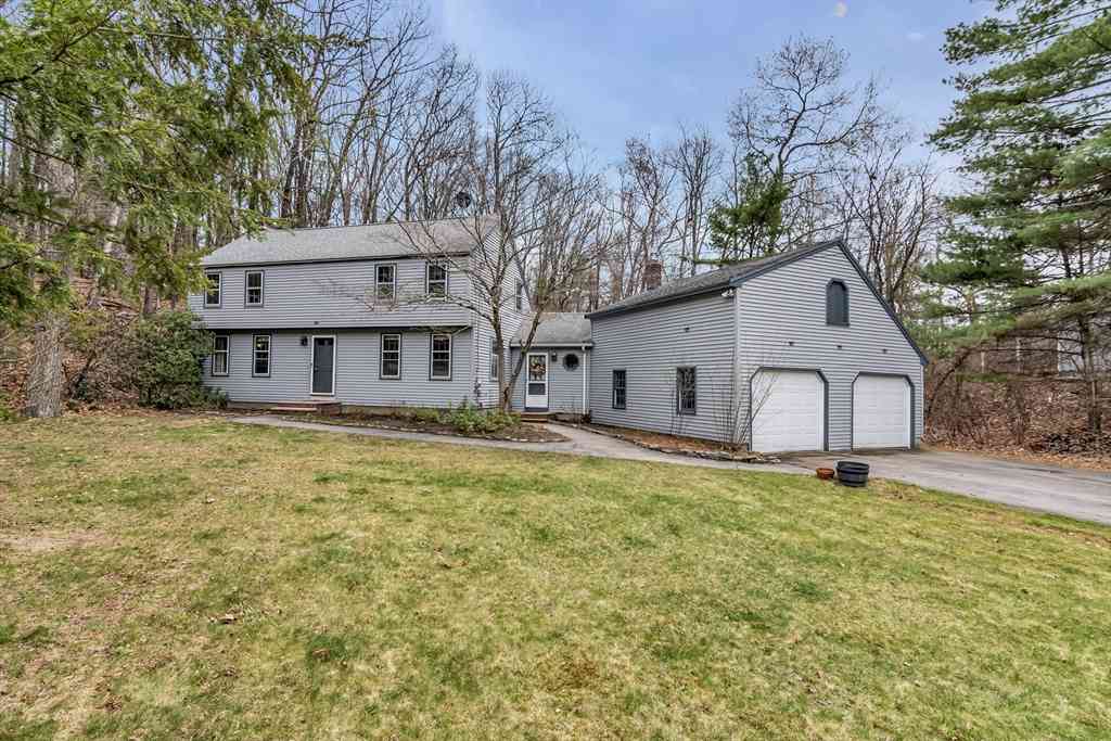 Homes For Sale - 21 Heather Rd<br/> Middlesex County, Dracut, MA 01826