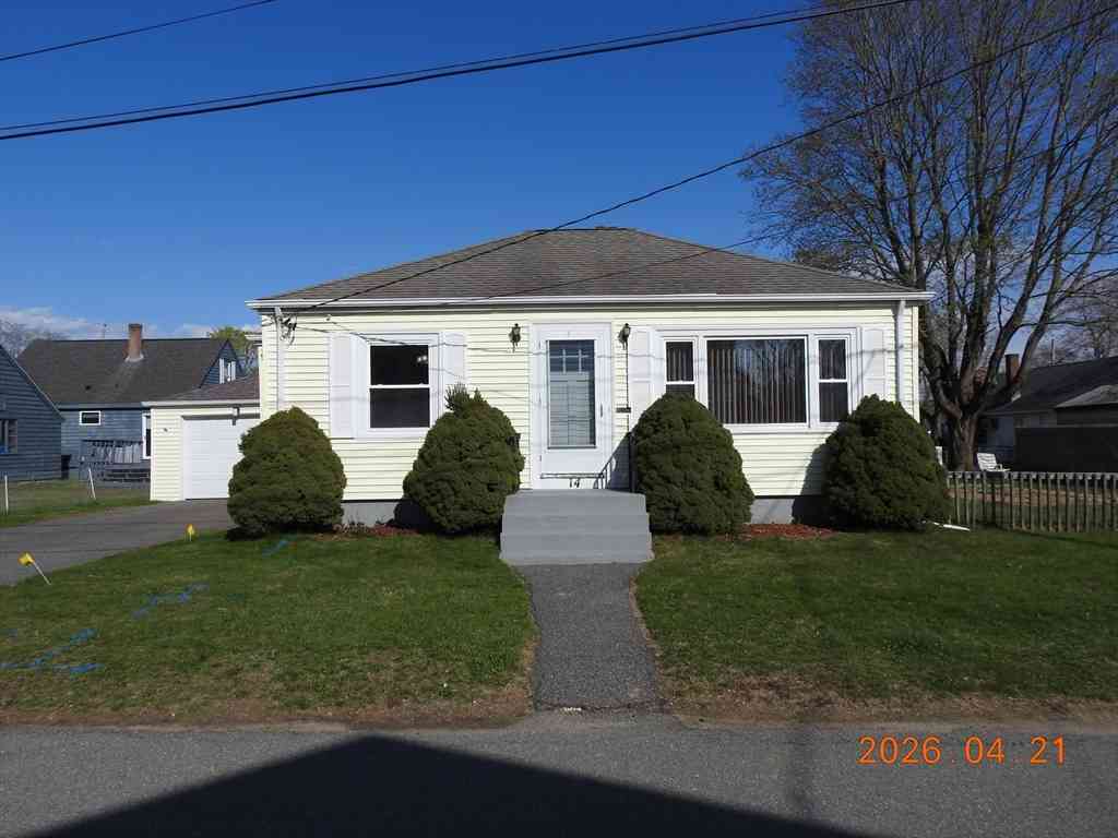 Homes For Sale - 14 Mccallion St<br/> Bristol County, Swansea, MA 02777