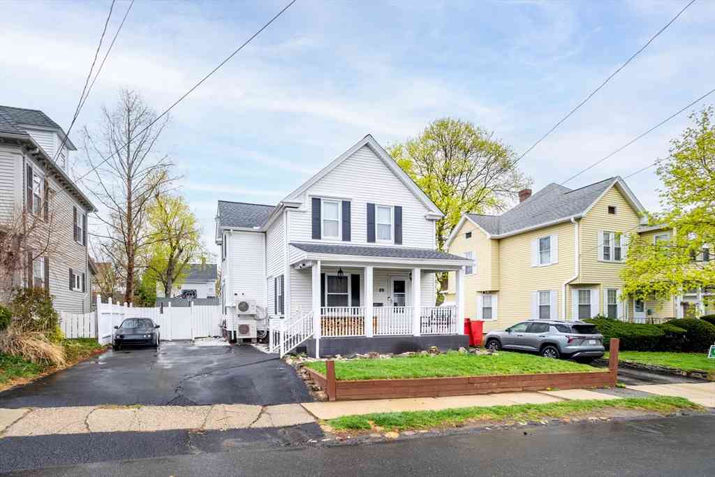 Homes For Sale - 89 Boutelle St<br/> Worcester County, Leominster, MA 01453