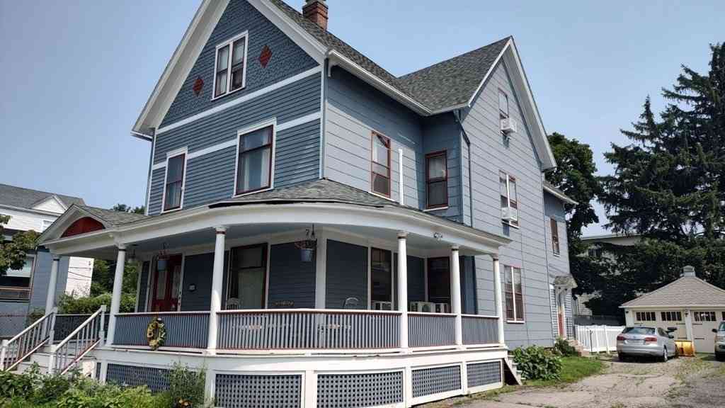 Apartment For Rent - 15 Millbrook Street #2<br/> Worcester, MA 01606