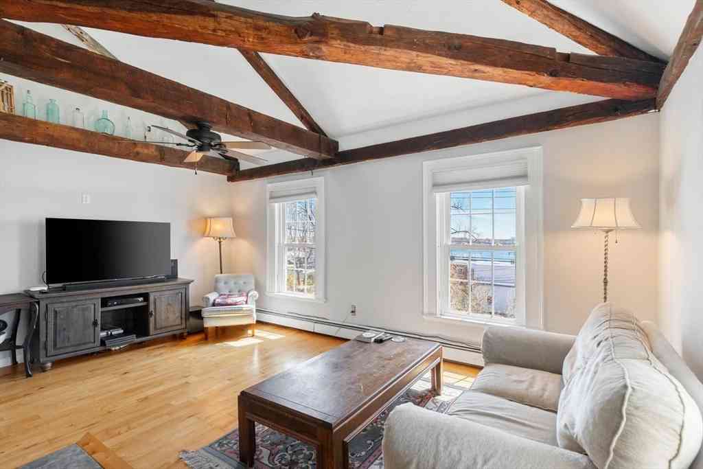 Condo For Sale - 18-20 Front St #3<br/> Beverly, MA 01915