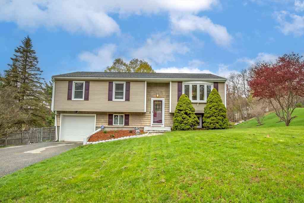 Homes For Sale - 285 Ellendale Circle<br/> Springfield, MA 01128