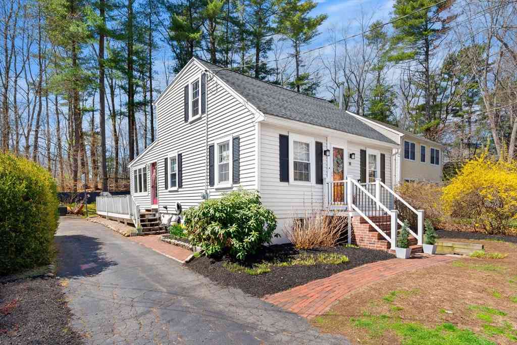 Homes For Sale - 14 Lake Drive<br/> Essex County, Hamilton, MA 01982