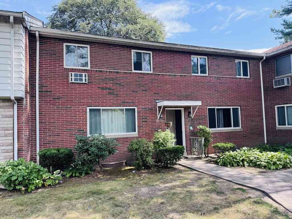 Condo For Sale - 155 Bishop Dr #155<br/> Framingham, MA 01702