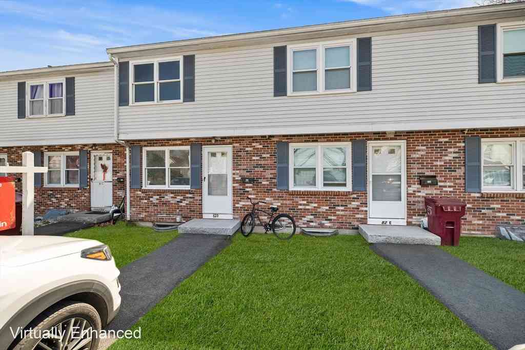 Condo For Sale - 82 Waldo St #D<br/> Middlesex County, Lowell, MA 01852