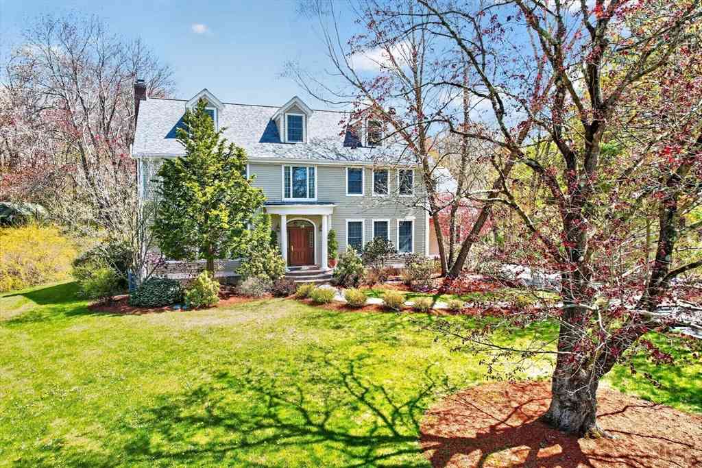 Homes For Sale - 17 Morningside Lane<br/> Lincoln, MA 01773