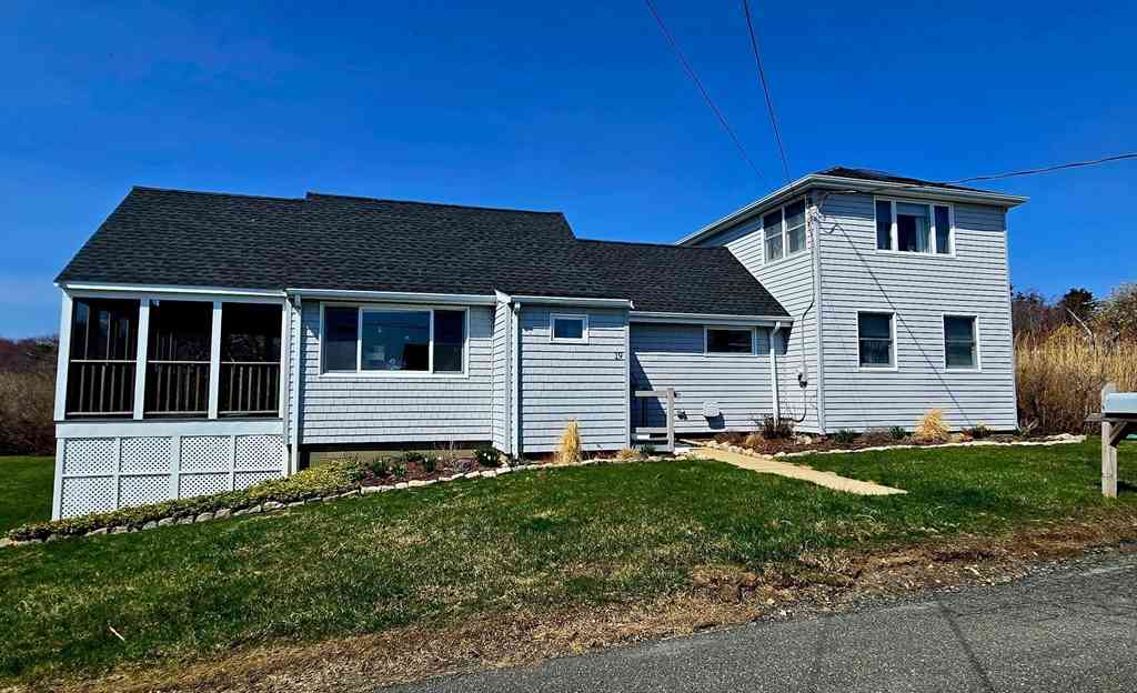 Homes For Sale - 19 Dartmouth Rd<br/> Essex County, Ipswich, MA 01938