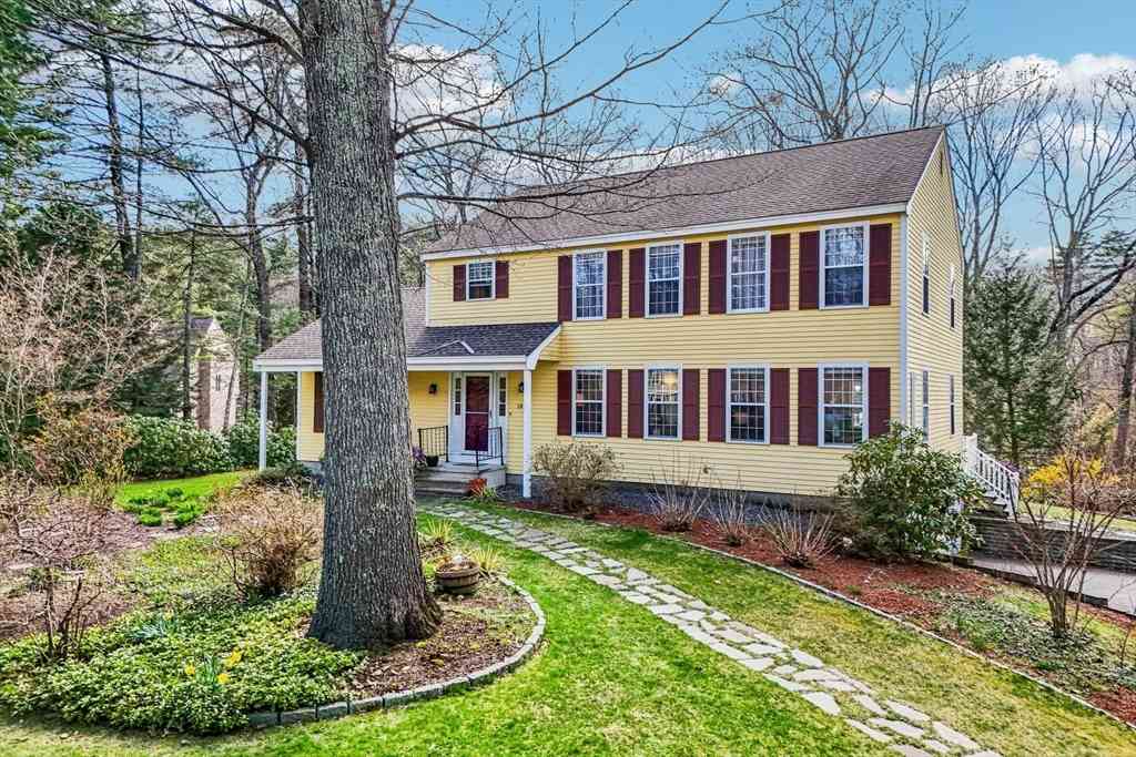 Homes For Sale - 10 Wildwood Rd<br/> Stow, MA 01775