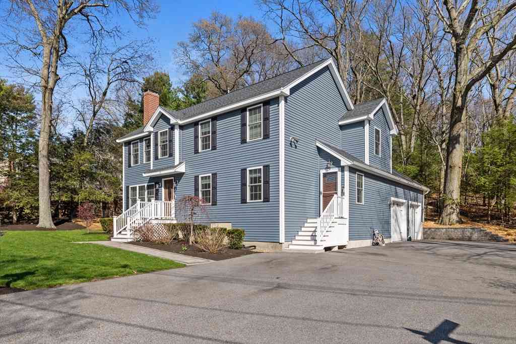 Homes For Sale - 10 Great Pines Ave<br/> Middlesex County, Burlington, MA 01803