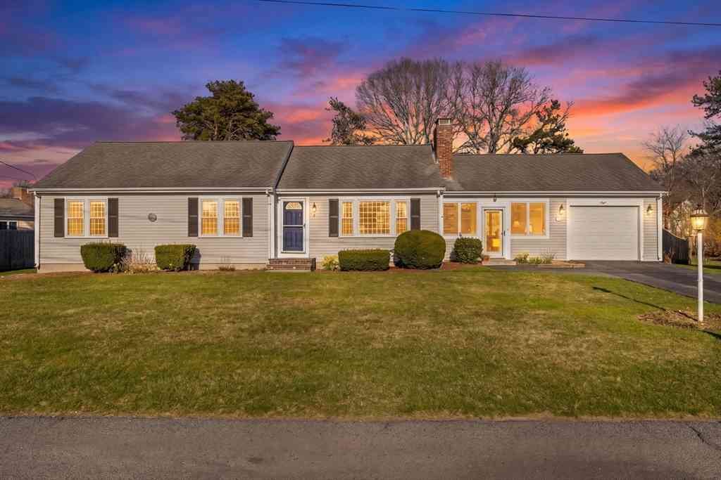 Homes For Sale - 8 Captain Percival Rd<br/> Yarmouth, MA 02664