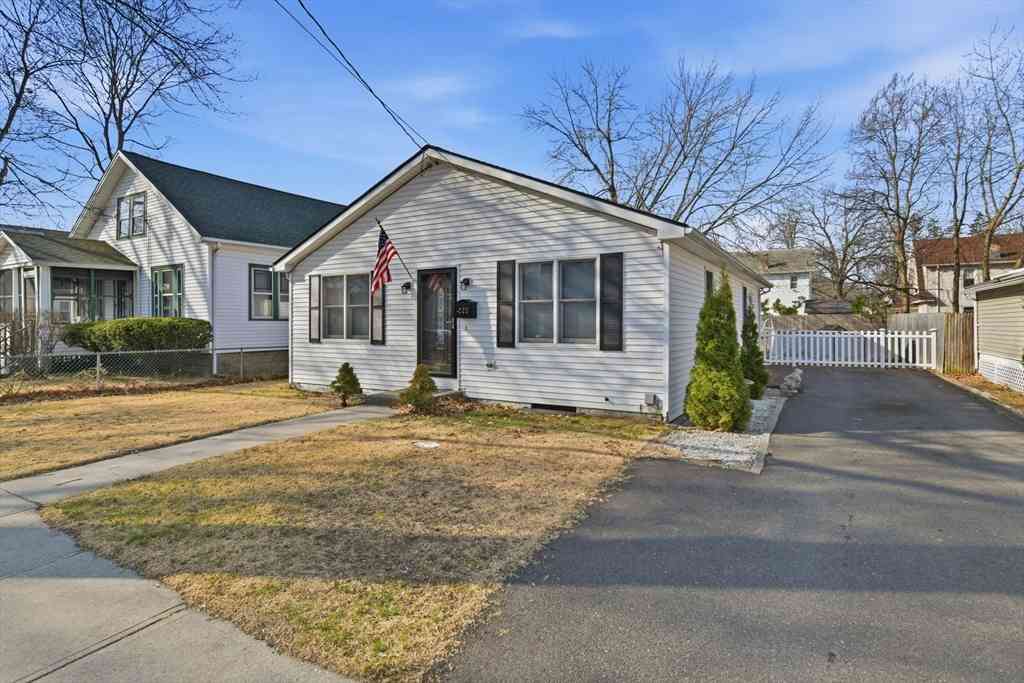 Homes For Sale - 222 Edendale St<br/> Springfield, MA 01104