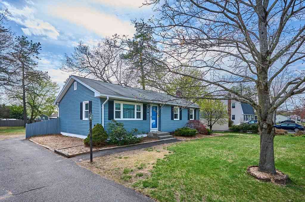 Homes For Sale - 50 Phelps St<br/> Hampshire County, Easthampton, MA 01027