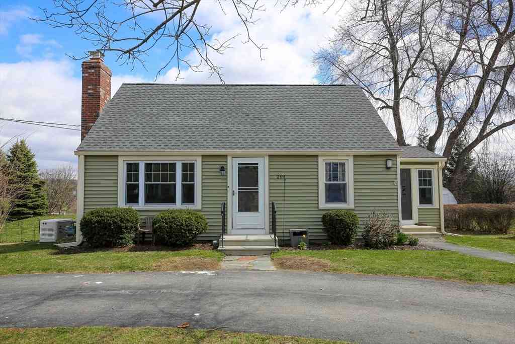 Homes For Sale - 249 Pleasant Street<br/> Worcester County, Lunenburg, MA 01462