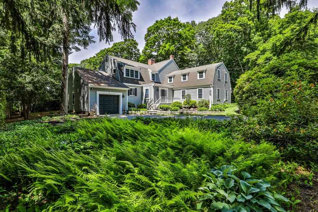 Homes For Sale - 34 Brush Hill Ln<br/> Norfolk County, Milton, MA 02186
