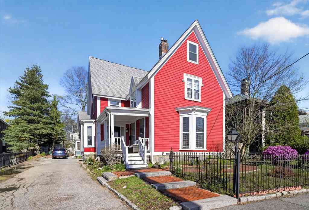 Condo For Sale - 171A Lowell Ave #A<br/> Newton, MA 02460