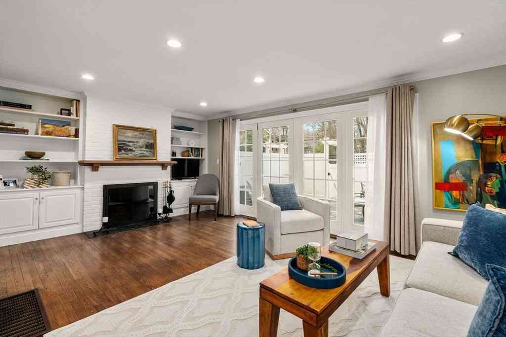Condo For Sale - 11 Oak St #16<br/> Norfolk County, Wellesley, MA 02482