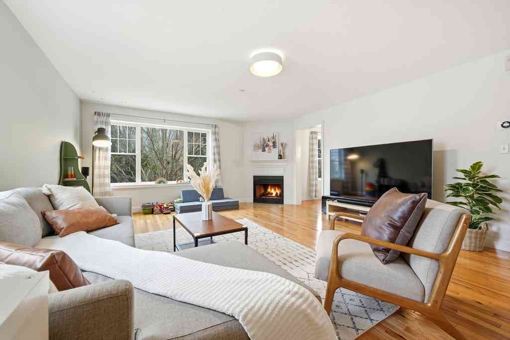 Condo For Sale - 30 Webster St #3<br/> Needham, MA 02494