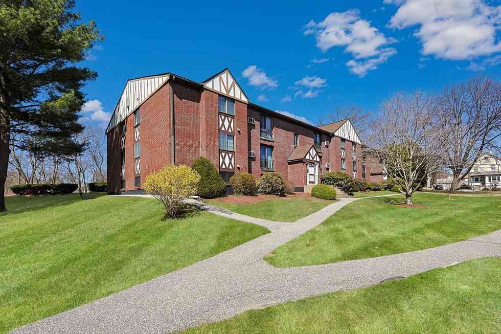 Condo For Sale - 1229 Lawrence St #303<br/> Lowell, MA 01852