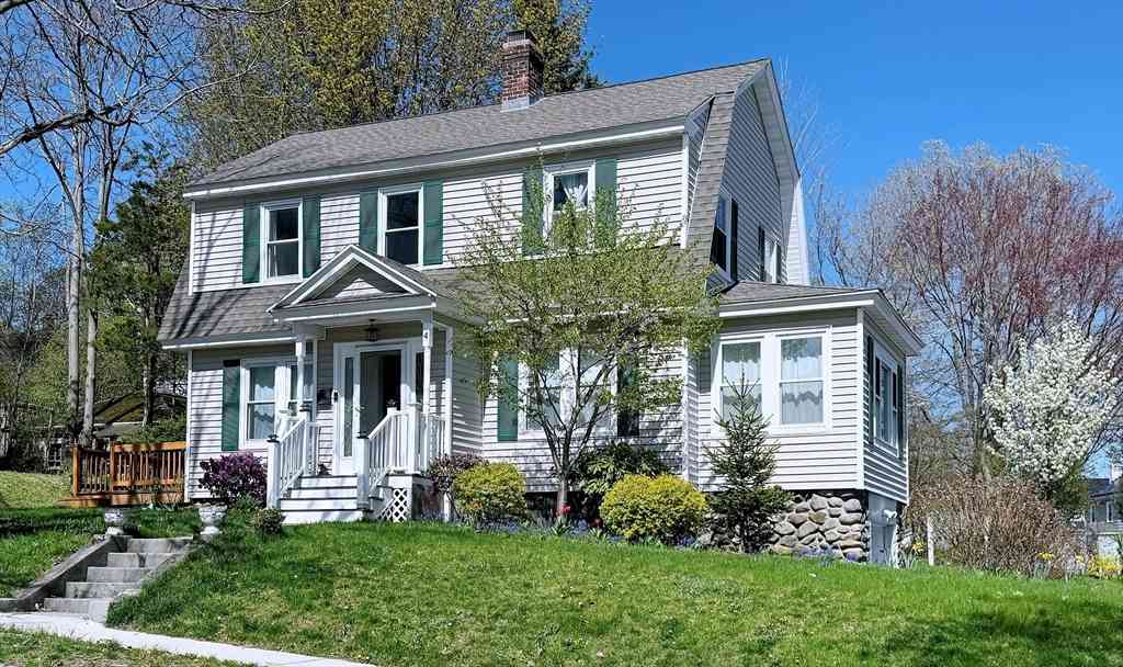 Homes For Sale - 4 Longfellow Rd<br/> Worcester, MA 01602