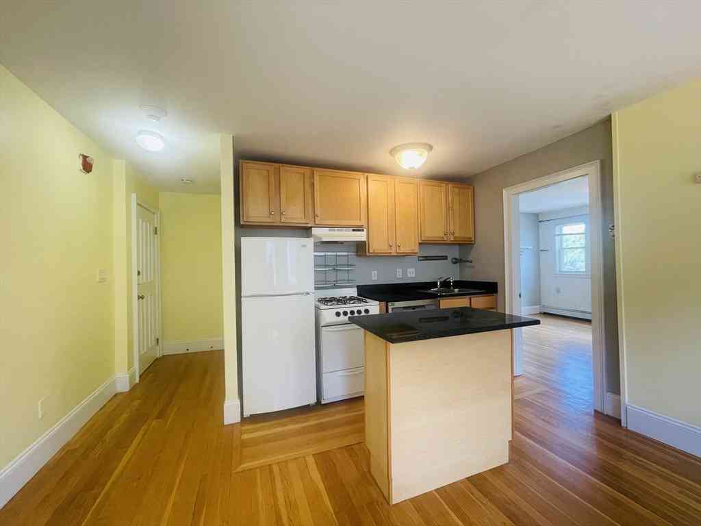 Apartment For Rent - 140 Huron Ave #12<br/> Cambridge, MA 02138