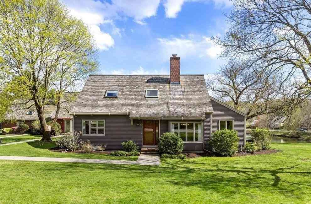 Condo For Sale - 37 Potter Pond #37<br/> Middlesex County, Lexington, MA 02421