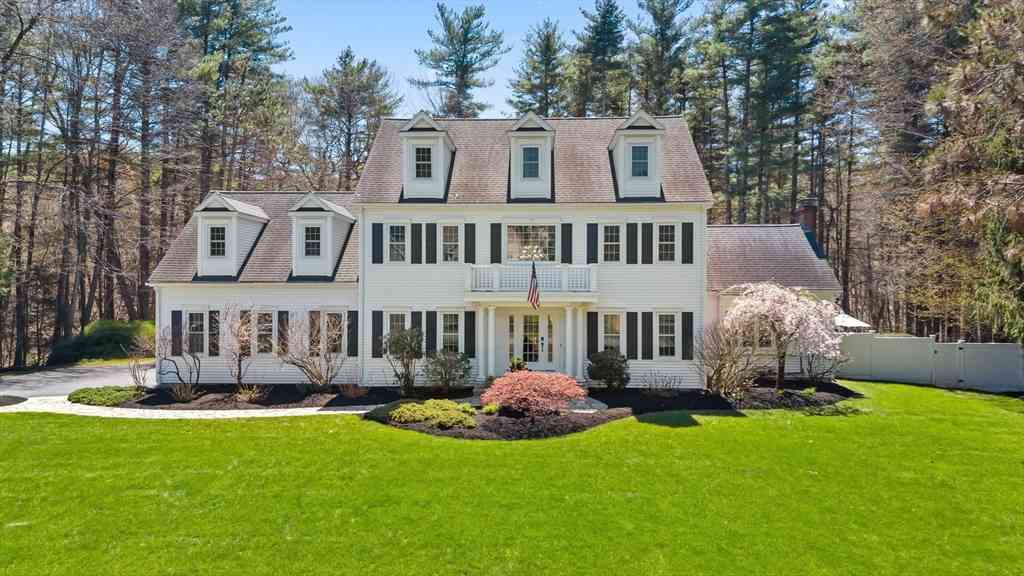 Homes For Sale - 7 Daniel Shays Rd<br/> Middlesex County, Hopkinton, MA 01748