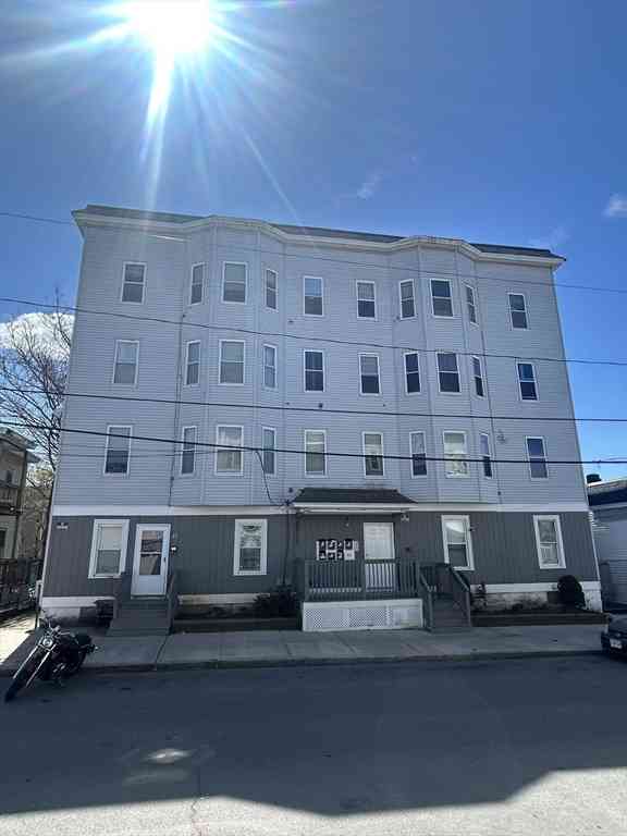 Homes For Rent - 11 Lilley Ave<br/> Lowell, MA 01850