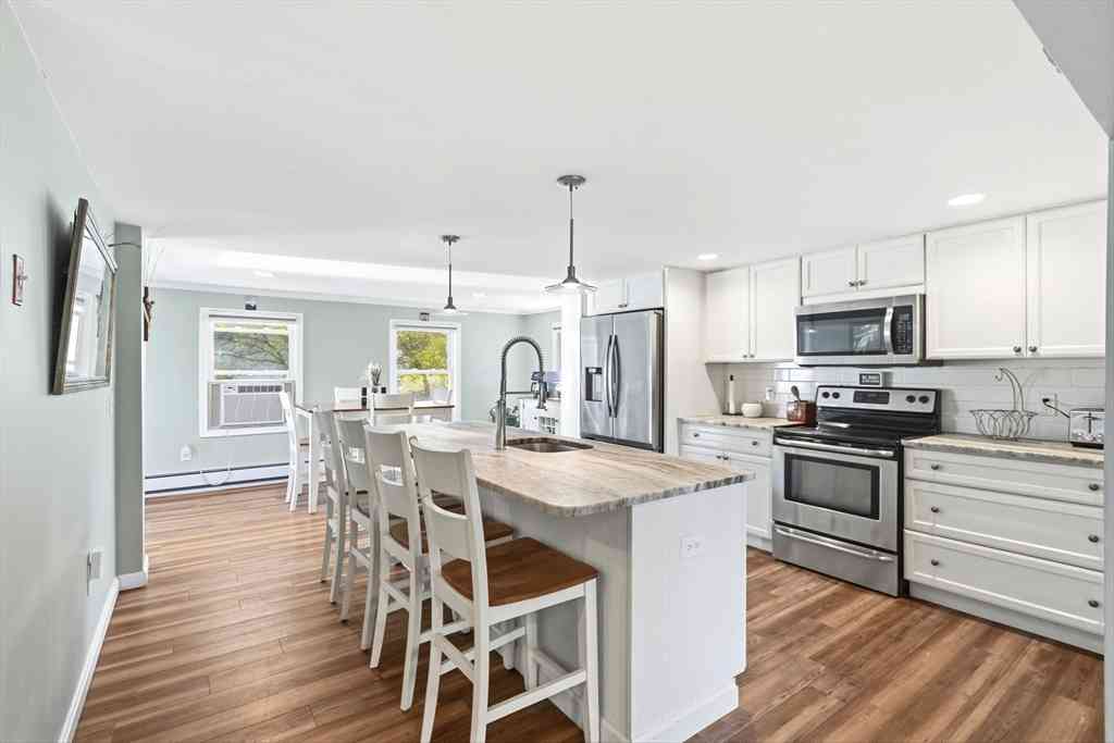 Homes For Sale - 34 Glenvale Avenue<br/> Middlesex County, Billerica, MA 01821
