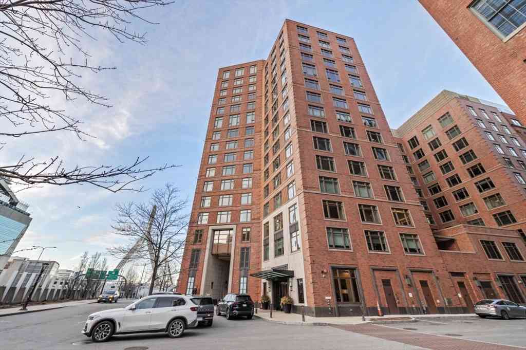 Condo For Rent - 100 Lovejoy Wharf #5L<br/> Boston, MA 02114