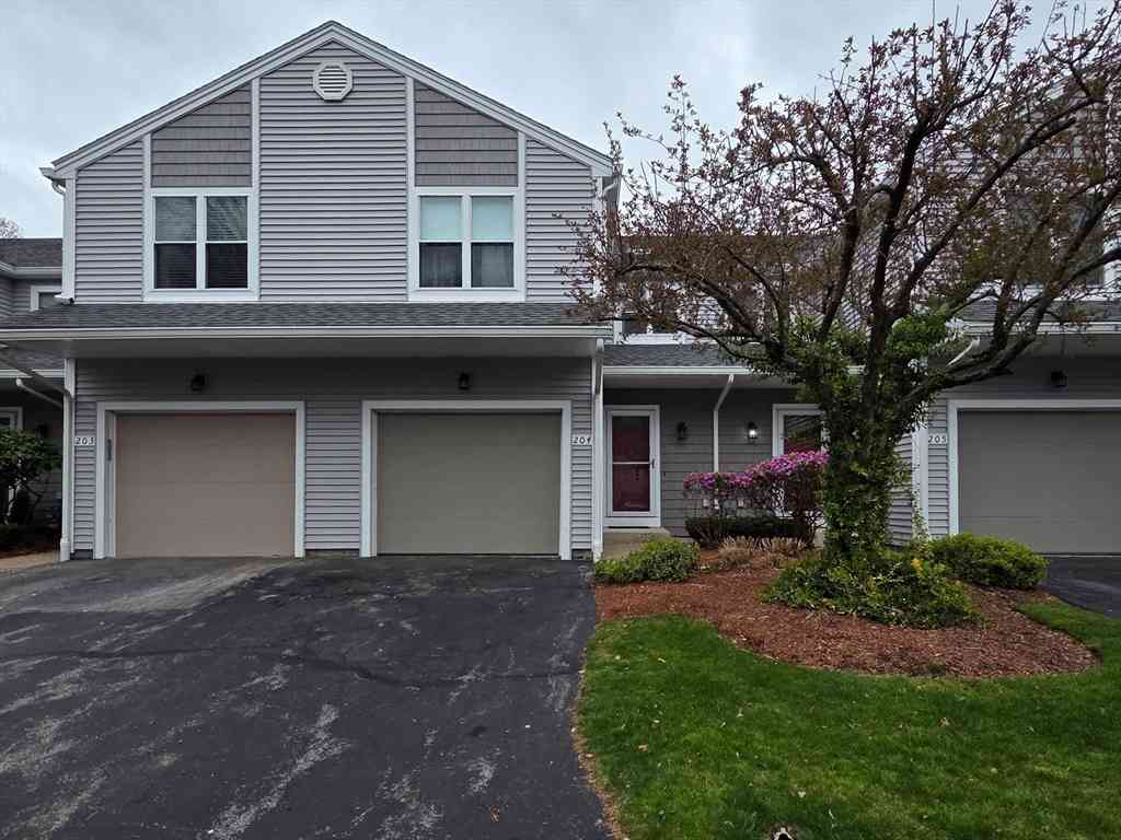Condo For Sale - 204 Treasure Island Rd #204<br/> Webster, MA 01570