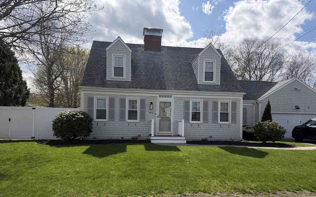 Homes For Sale - 945 Tradewind St<br/> New Bedford, MA 02740
