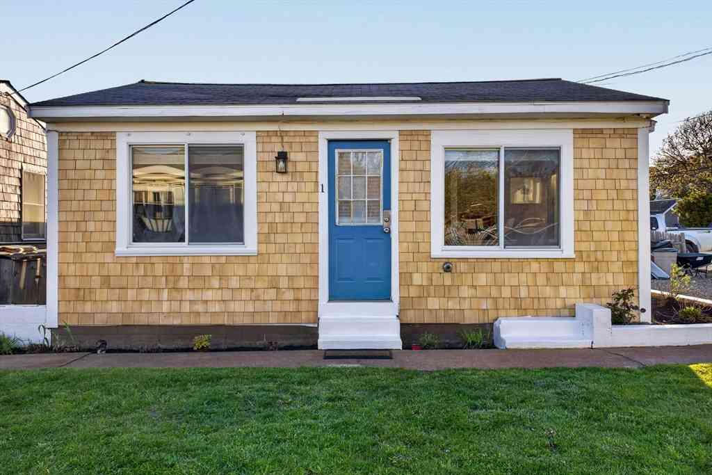 Condo For Sale - 887 Commercial St #1<br/> Barnstable County, Provincetown, MA 02657
