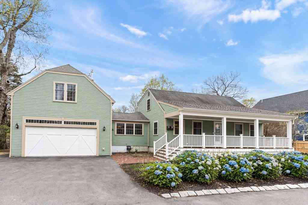 Homes For Sale - 16 Glenwood Ave<br/> Winchester, MA 01890