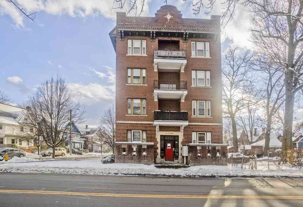 Apartment For Rent - 228 Belmont #2R<br/> Springfield, MA 01108