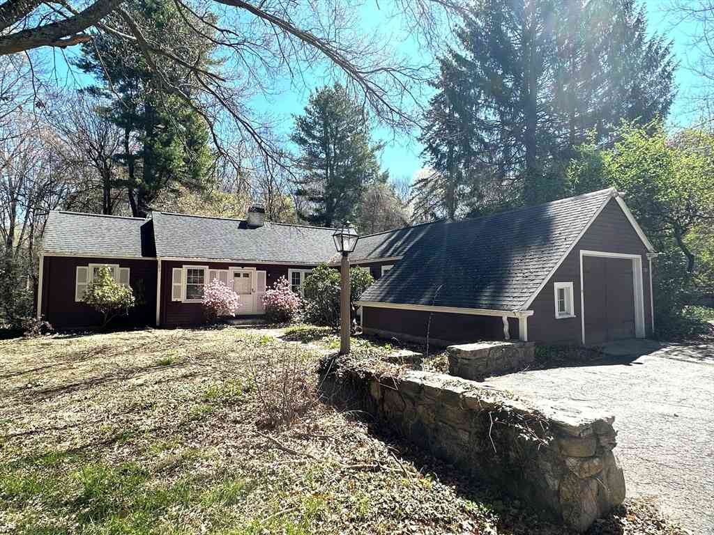 Homes For Sale - 132 Ruggles St<br/> Worcester County, Westborough, MA 01581