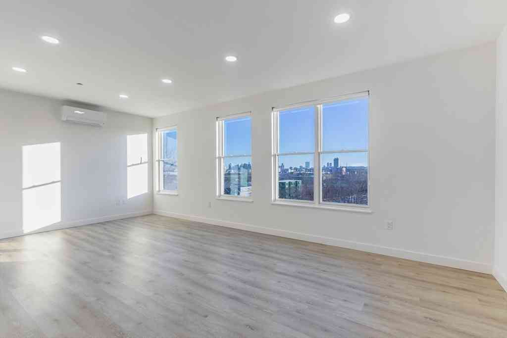 Apartment For Rent - 319 Broadway #502<br/> Everett, MA 02149