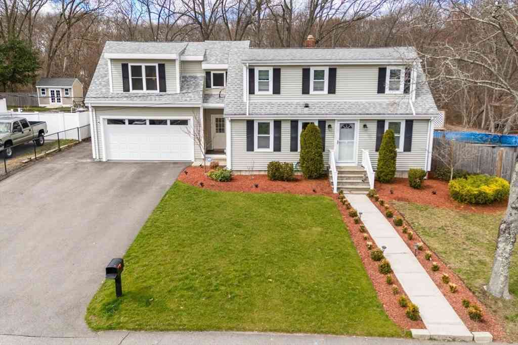 Homes For Sale - 25 Clifford St<br/> Taunton, MA 02780