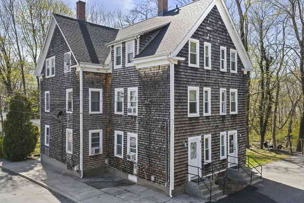 Homes For Sale - 4-6 Prince St<br/> Plymouth, MA 02360