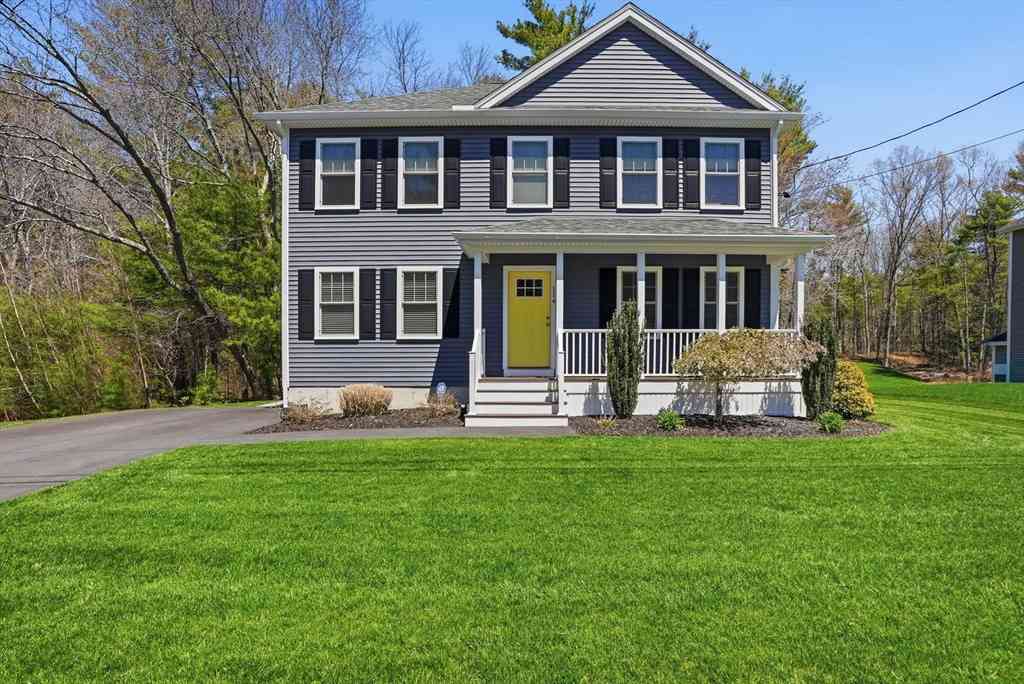 Homes For Sale - 114 Run Brook Circle<br/> Taunton, MA 02780