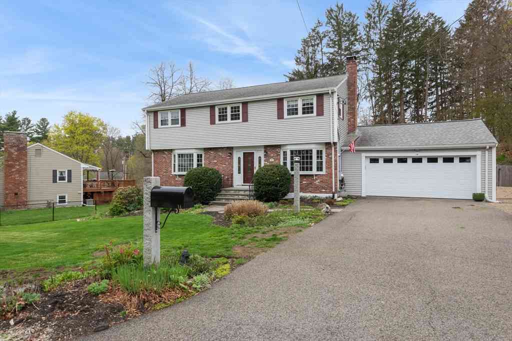 Homes For Sale - 14 Fox Hill Rd<br/> Middlesex County, Framingham, MA 01701