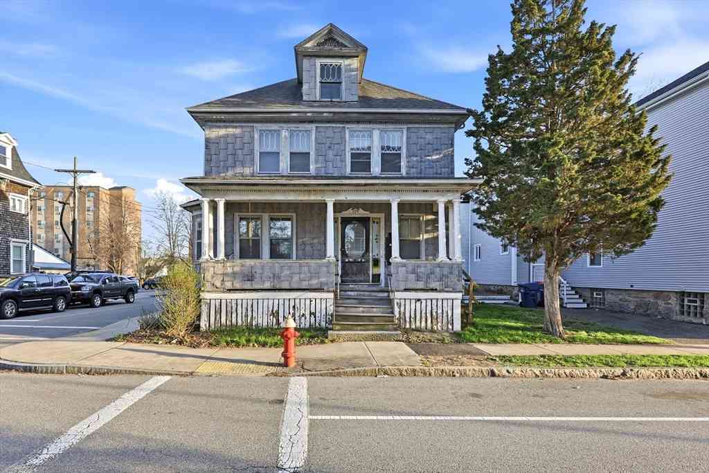 Homes For Sale - 124 Mill St<br/> New Bedford, MA 02740