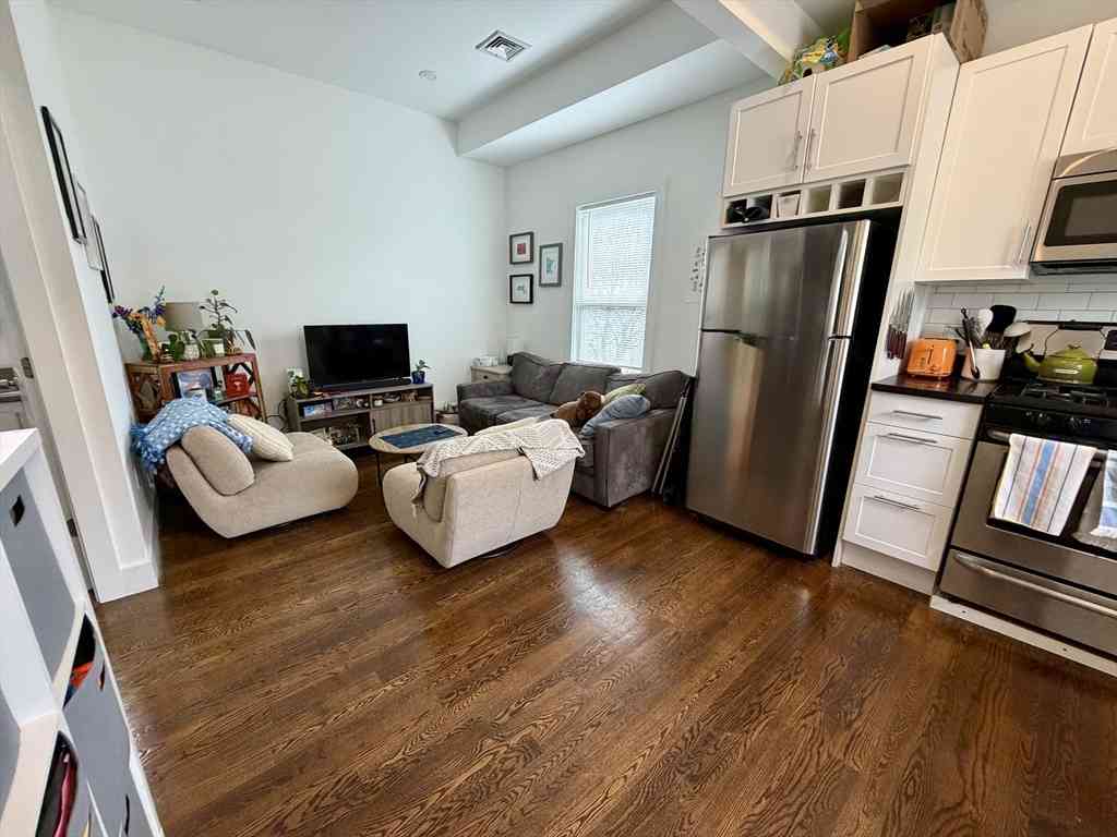 Homes For Rent - 376 Windsor #2<br/> Cambridge, MA 02141