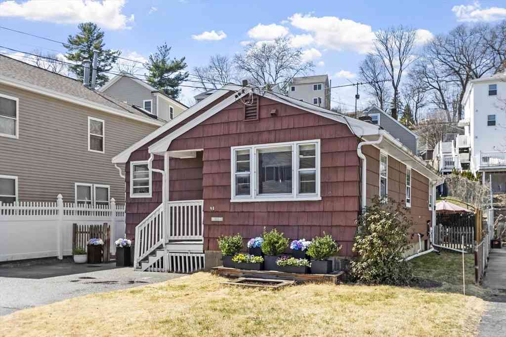 Homes For Sale - 81 Princeton Ave<br/> Middlesex County, Waltham, MA 02451