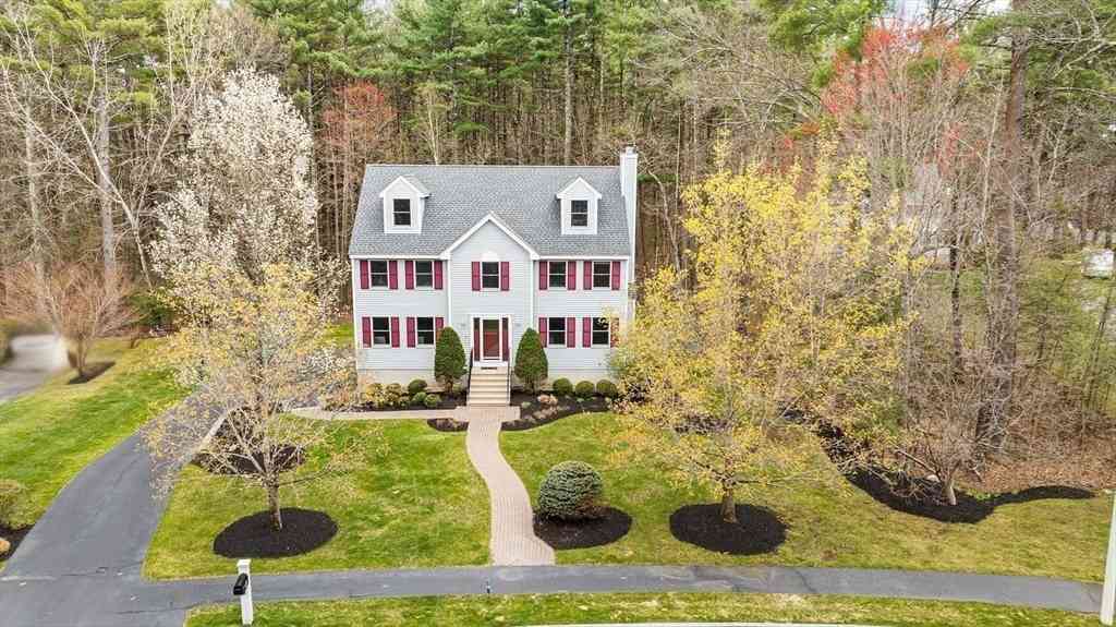 Homes For Sale - 17 Seneca Lane<br/> Middlesex County, Wilmington, MA 01887