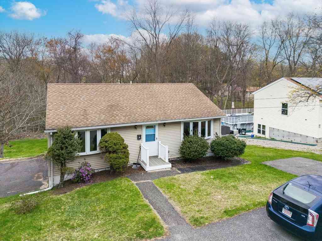 Homes For Sale - 7 Leslie Lane<br/> Worcester County, Millbury, MA 01527