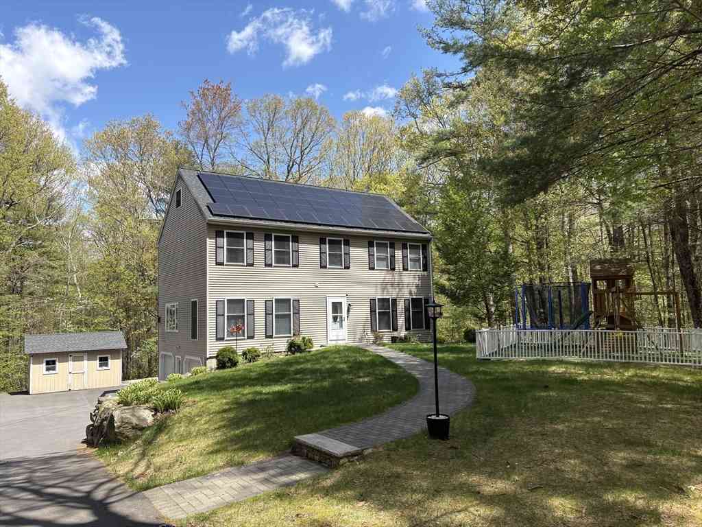 Homes For Sale - 683 Nw Main St<br/> Worcester County, Douglas, MA 01516