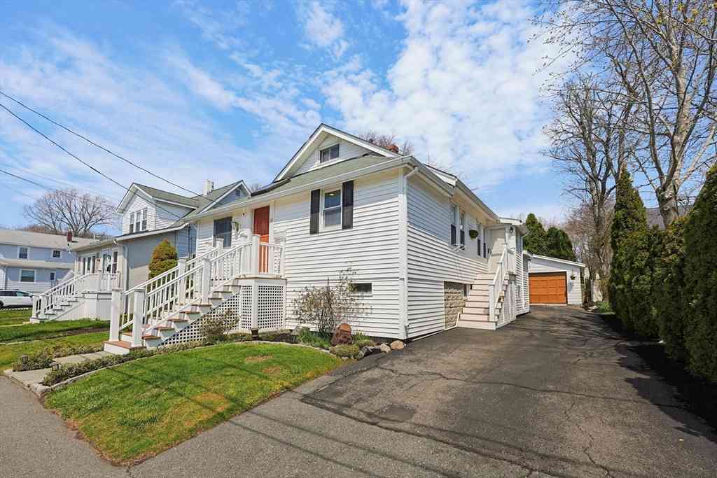 Homes For Sale - 16 Coolidge Ave<br/> Norfolk County, Braintree, MA 02184